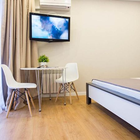 New Studio In The City Center - Mykoly Khvylovoho Str 5-2 Harkov Kültér fotó