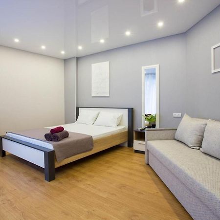 New Studio In The City Center - Mykoly Khvylovoho Str 5-2 Harkov Kültér fotó